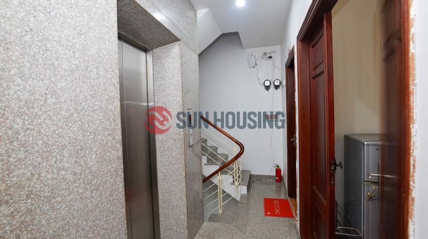 One bedroom serviced apartment Tay Ho Hanoi, affordable price.
