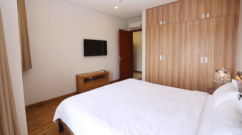 One bedroom serviced apartment Tay Ho, nice city view