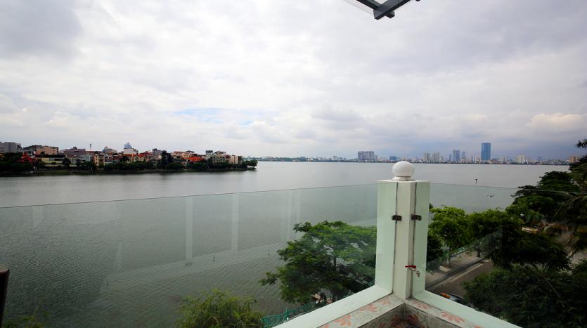 luxurious furnished open view lake view 3-bedroom apartment for rent in Quang An Tay Ho Hanoi