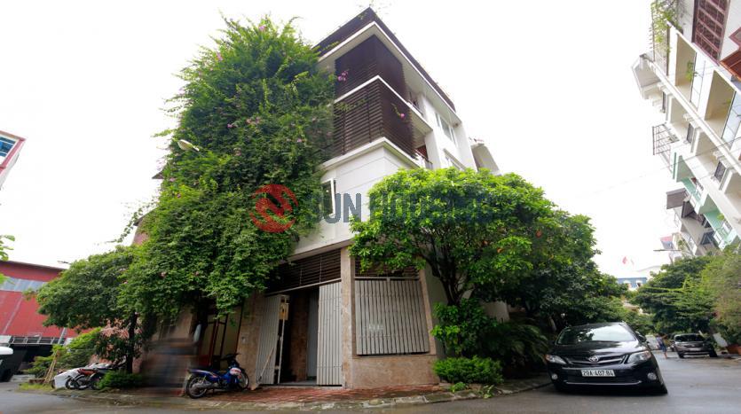 Villa Westlake Hanoi for rent, three bedrooms and spacious.
