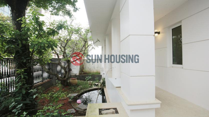 big villa for lease in Vuon Dao, Tay Ho, Hanoi with 5 bedrooms, garden, balcony