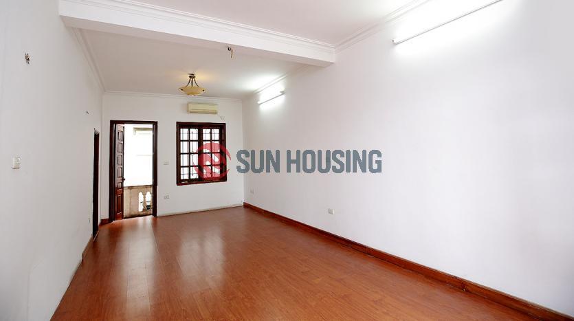 house to let in Tay Ho with 5 bedrooms, terrace, yard, lake view balcony