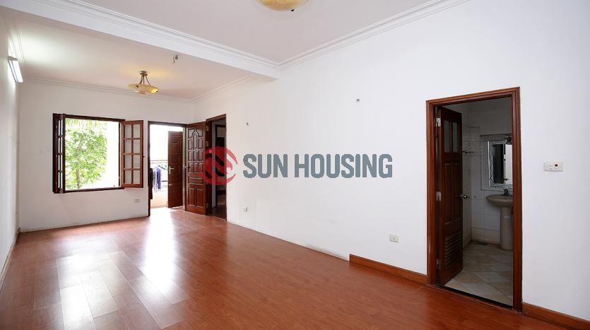 house to let in Tay Ho with 5 bedrooms, terrace, yard, lake view balcony