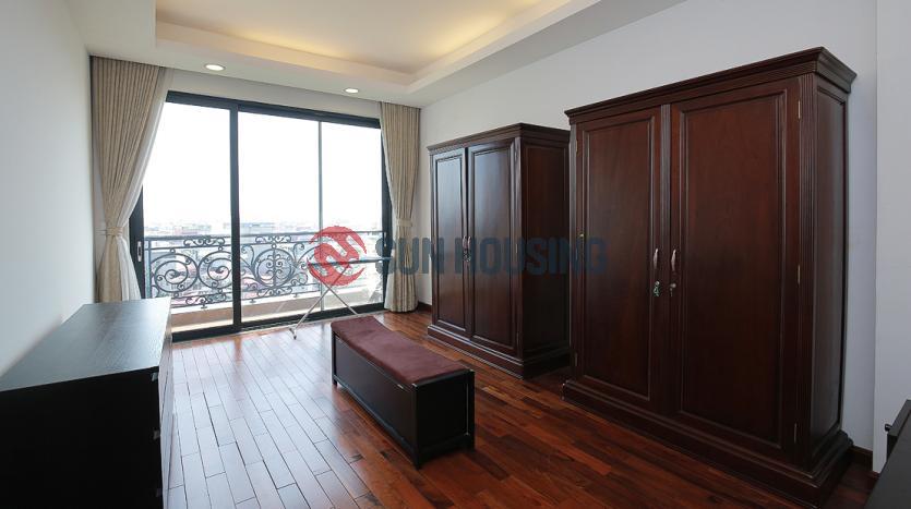 Penthouse in Tay Ho for lease with 03 bedrooms, roof terrace, lake view balcony, city view