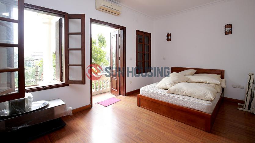 house to let in Tay Ho with 5 bedrooms, terrace, yard, lake view balcony