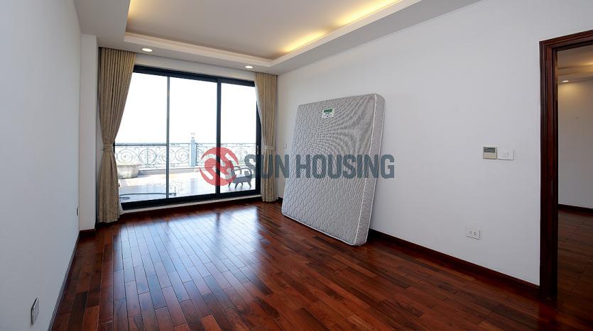 Penthouse in Tay Ho for lease with 03 bedrooms, roof terrace, lake view balcony, city view