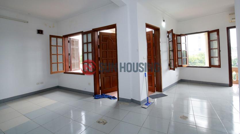 house to let in Tay Ho with 5 bedrooms, terrace, yard, lake view balcony