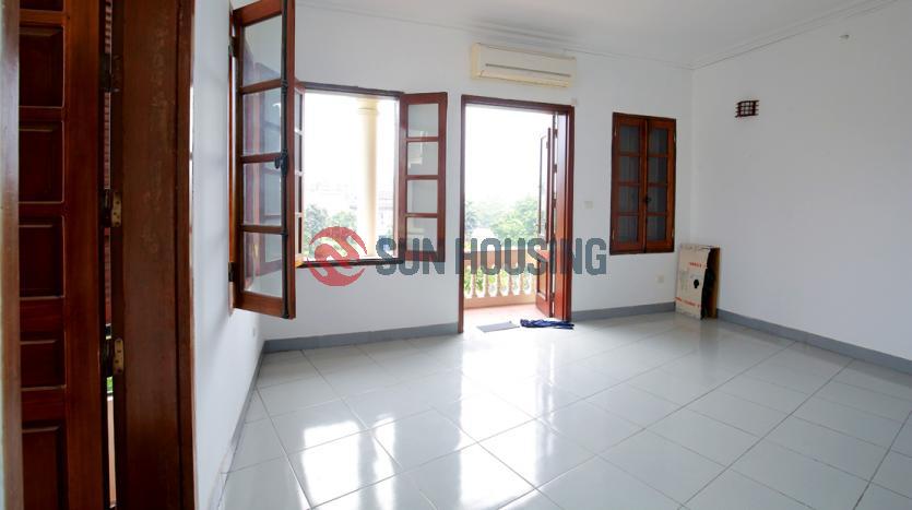 house to let in Tay Ho with 5 bedrooms, terrace, yard, lake view balcony