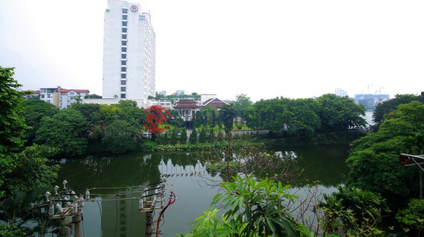 house to let in Tay Ho with 5 bedrooms, terrace, yard, lake view balcony