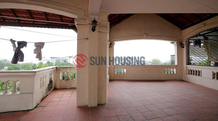 house to let in Tay Ho with 5 bedrooms, terrace, yard, lake view balcony