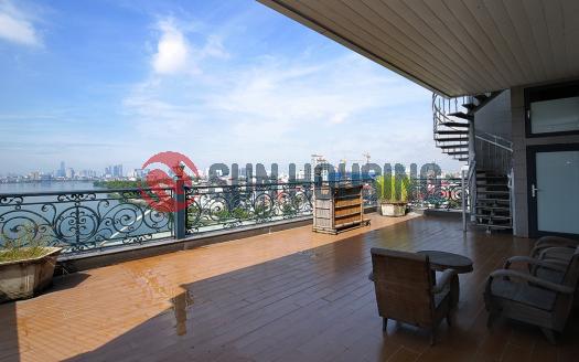 Penthouse in Tay Ho for lease with 03 bedrooms, roof terrace, lake view balcony, city view