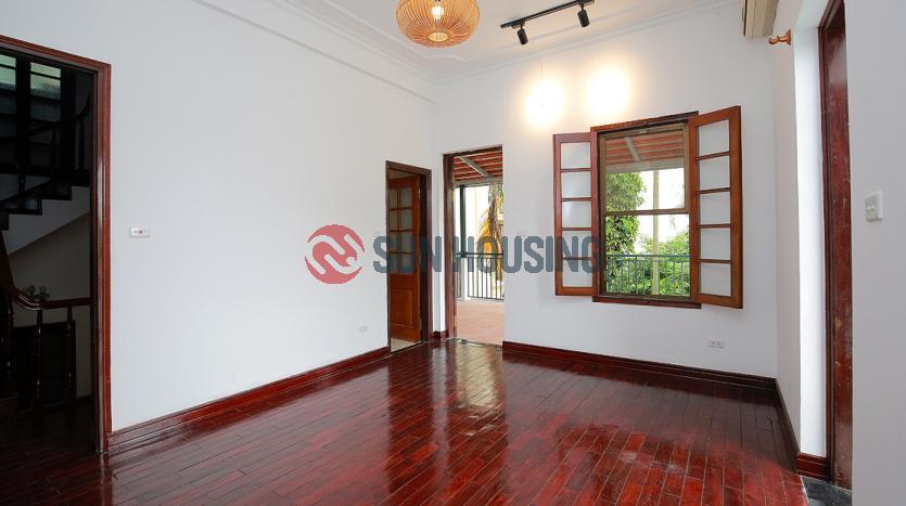 Partly furnished house in Au Co, Tay Ho | 4 bedrooms, roof terrace