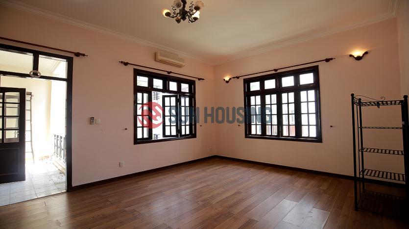 Partly furnished house for rent in Xom Chua, Tay Ho with 4 bedrooms, lake view patio