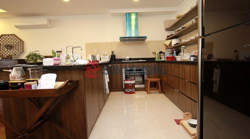 Serviced apartment to let in Tu Hoa, Tay Ho with 3 bedrooms, wide balcony