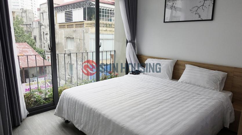 Balconied one bedroom apartment in Ba Dinh is looking for new tenants