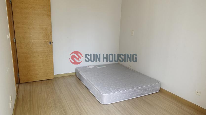 Unfurnished three-bedroom apartment Dong Da in SKYCITY