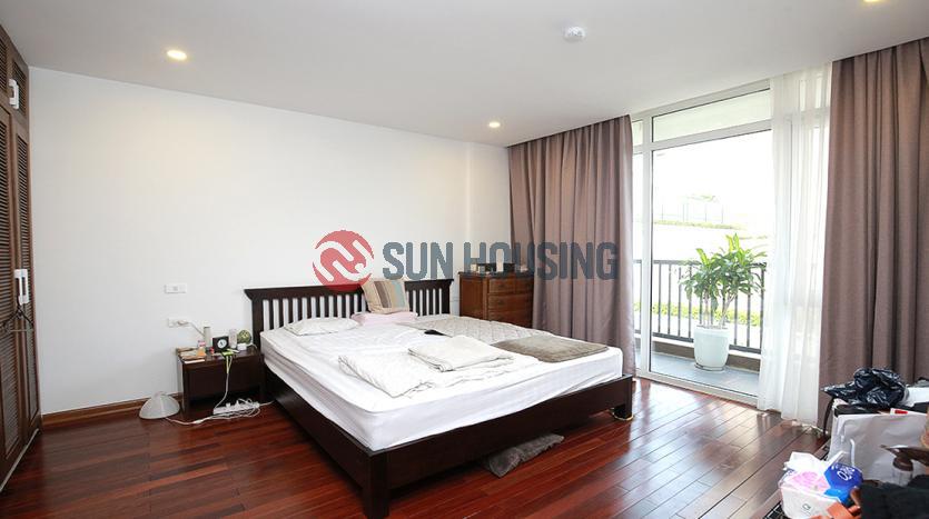 Serviced apartment to let in Tu Hoa, Tay Ho with 3 bedrooms, wide balcony