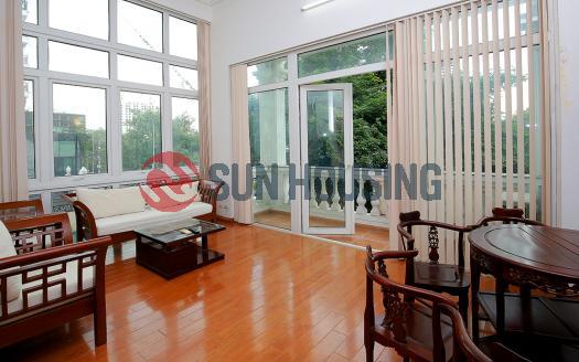 Extra-large studio serviced apartment Westlake with lake view