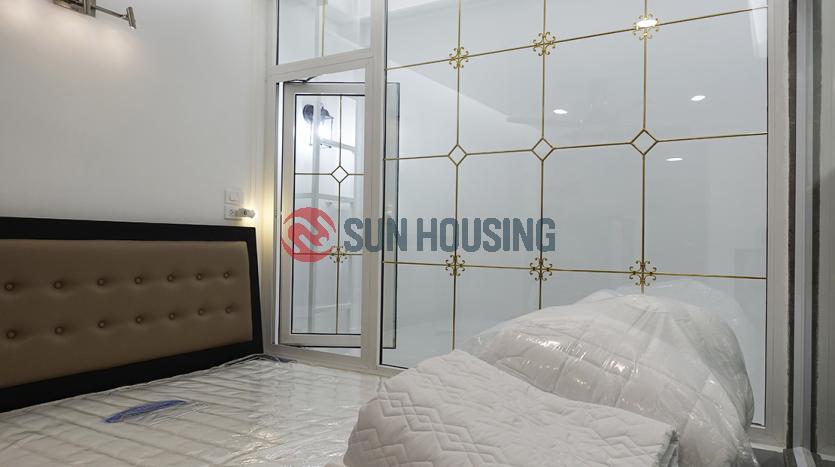 01-bed serviced apartment Ba Dinh with totally white decor