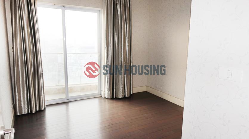 Lake-viewing apartment Golden Westlake with 4 bedrooms