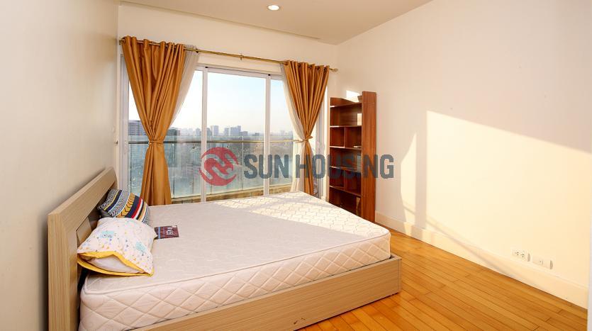High floor apartment in Golden Westlake with 3 bedrooms and balcony