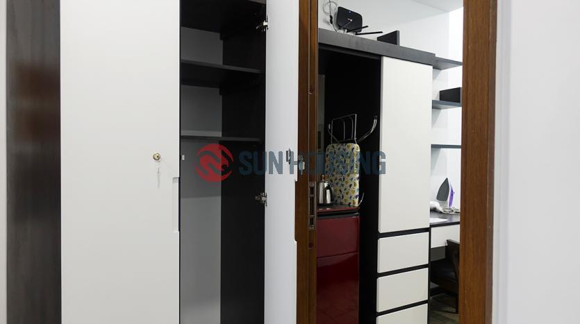 01-bed serviced apartment Ba Dinh with totally white decor