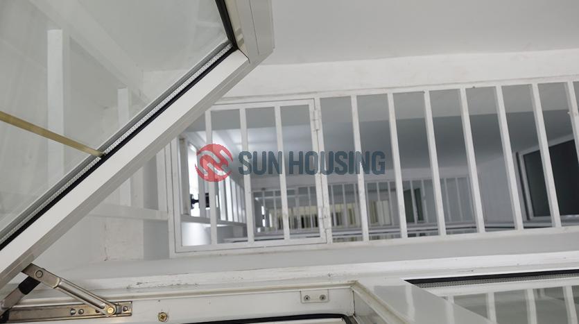 01-bed serviced apartment Ba Dinh with totally white decor