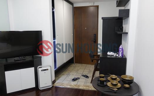 01-bed serviced apartment Ba Dinh with totally white decor