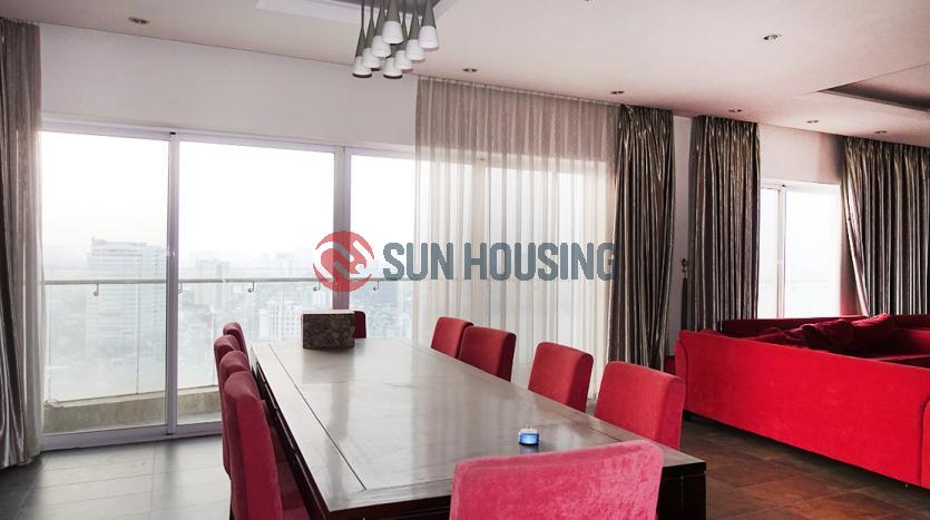Lake-viewing apartment Golden Westlake with 4 bedrooms