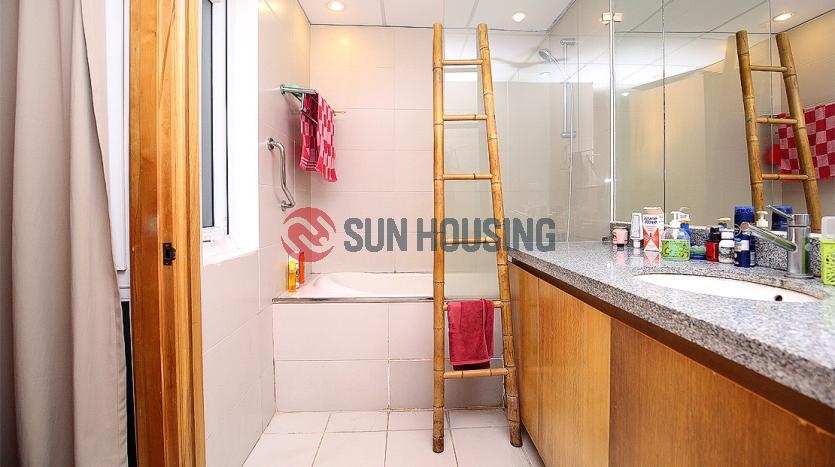 apartment to rent in Tay Ho, three bedrooms and lake view