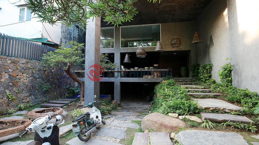 Renovated apartment To Ngoc Van str Westlake Hanoi, 3-br & 3 bathroom