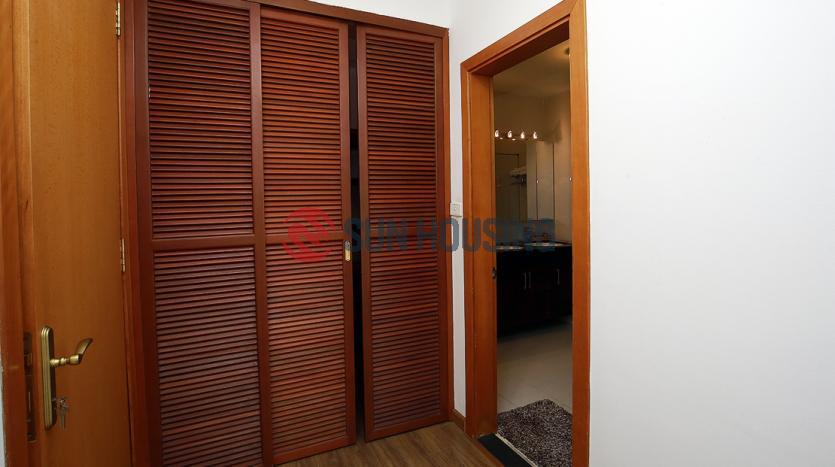 Renovated serviced 3-br apartment Xuan Dieu str, Westlake Hanoi