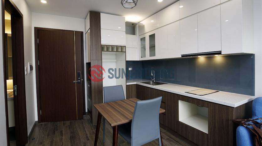 Tay Ho Road 1 bedroom apartment for rent, with bathtub