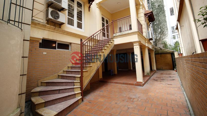 Classic house for rent Tay Ho str Westlake district, 4br