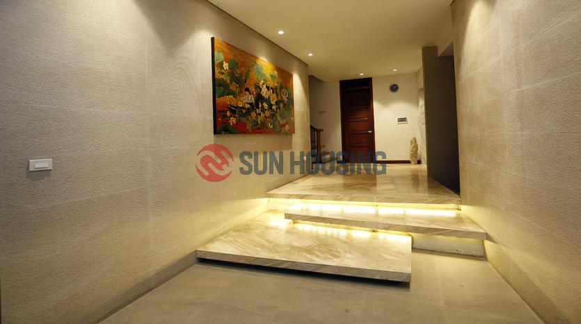 Apartment Tay Ho with 02 bedrooms, garage, full services