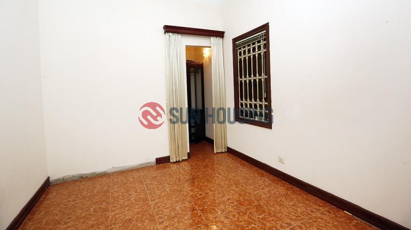 03-floor house in Westlake with 4 bedrooms and large courtyard