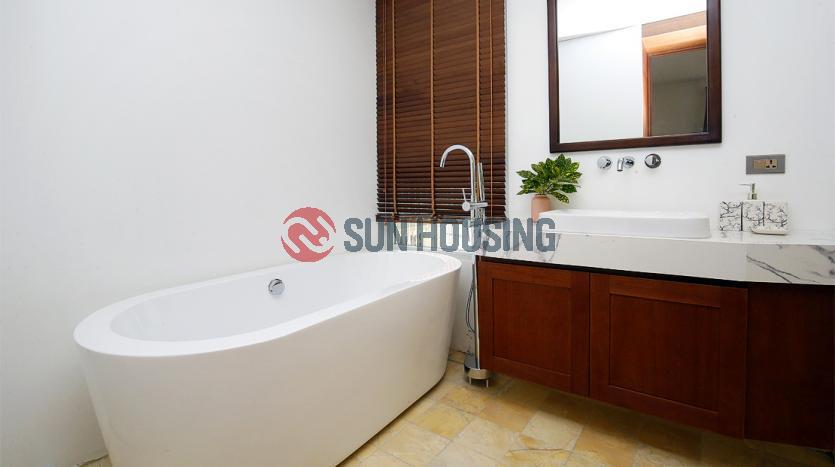 Apartment in Tay Ho, 180m2, extremely large for 03 bedrooms