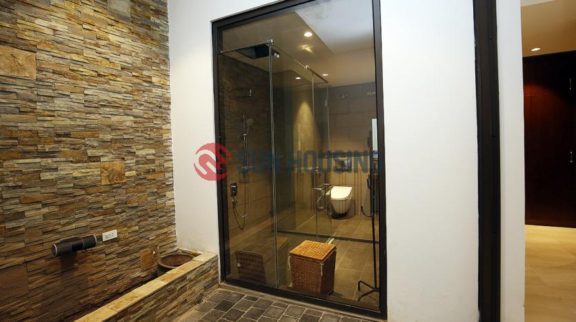 Apartment Tay Ho with 02 bedrooms, garage, full services