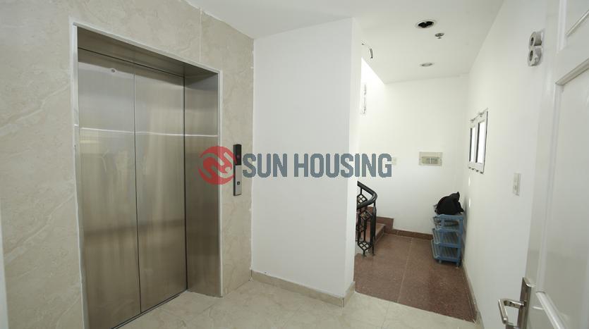 High-floor center 1 bedroom apartment for rent, huge balcony