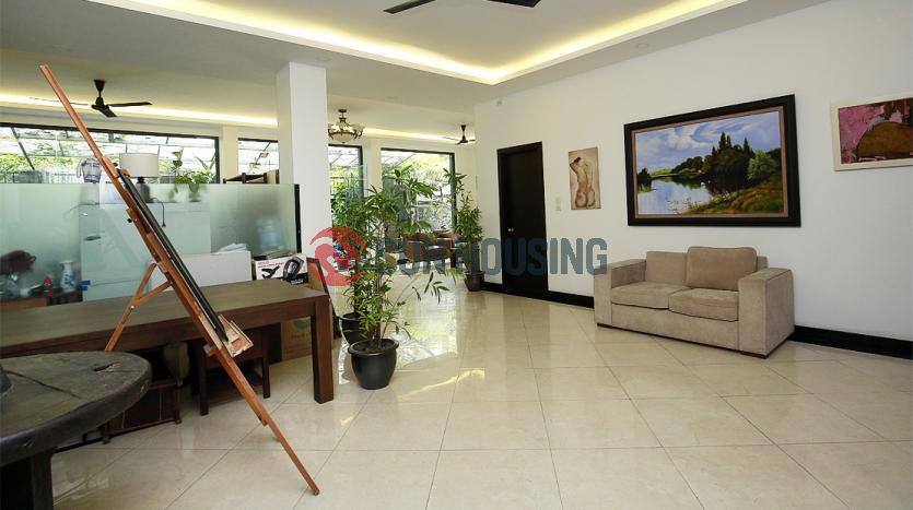 High-standard Tay Ho 4 bedroom apartment for rent