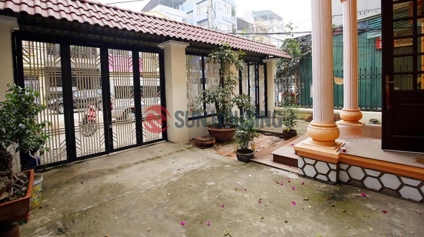 03-floor house in Westlake with 4 bedrooms and large courtyard