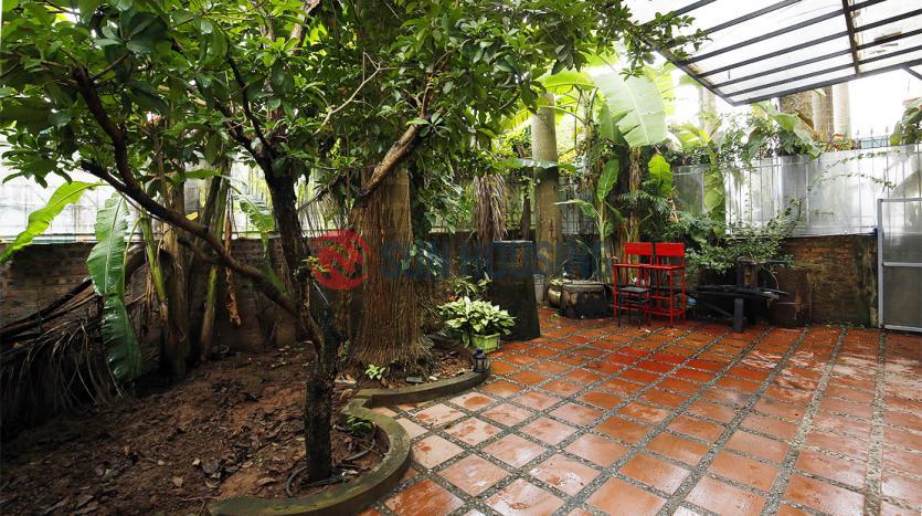 Artistic 3 bedroom house in Tay Ho road, semi-furnished