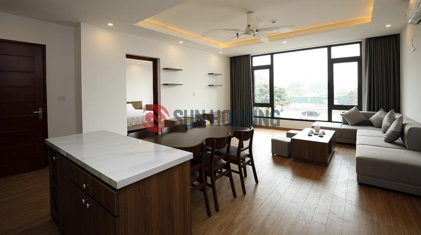 2 bedroom apartment in Tay Ho for rent, bright and spacious
