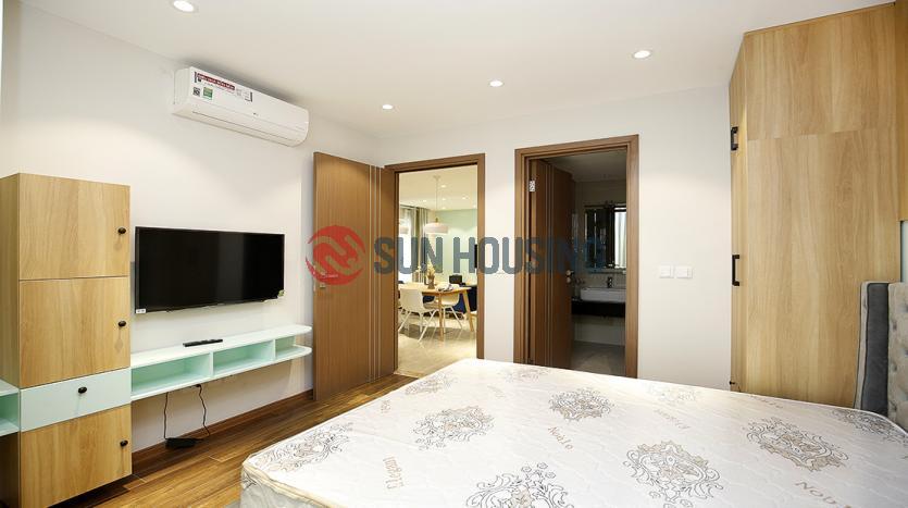 Brand new apartment two bedroom L4 Ciputra Hanoi has the total size of 78 sqm. This apartment is fully furnished with the rental price of 1,000 USD/month