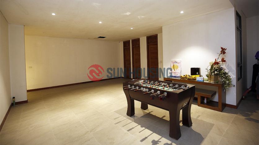 Apartment Tay Ho with 02 bedrooms, garage, full services