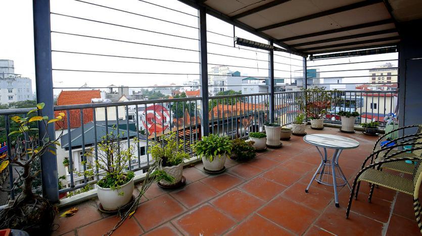 01-bed serviced apartment Tay Ho with balcony and terrace