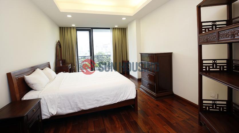 Extra-spacious serviced apartment in Tay Ho with lake views