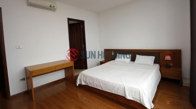 Apartment Tay Ho, Quang Khanh high floor with balcony