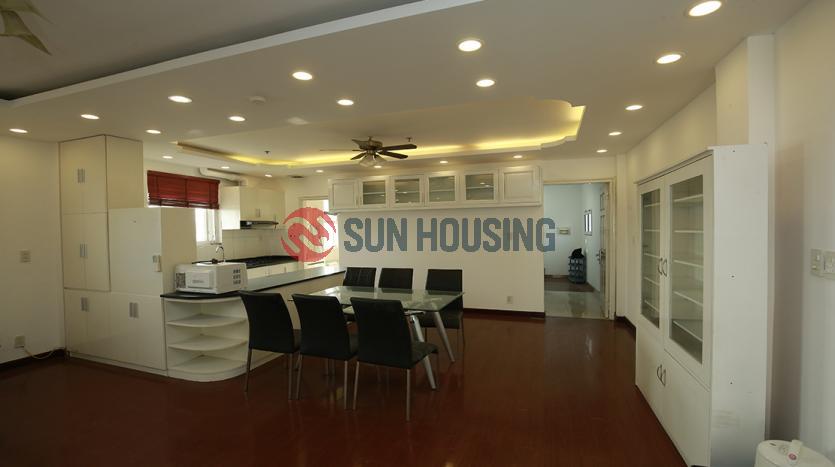 High-floor center 1 bedroom apartment for rent, huge balcony