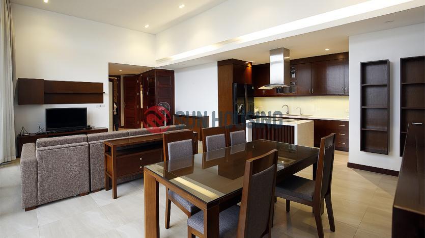 Apartment Tay Ho with 02 bedrooms, garage, full services